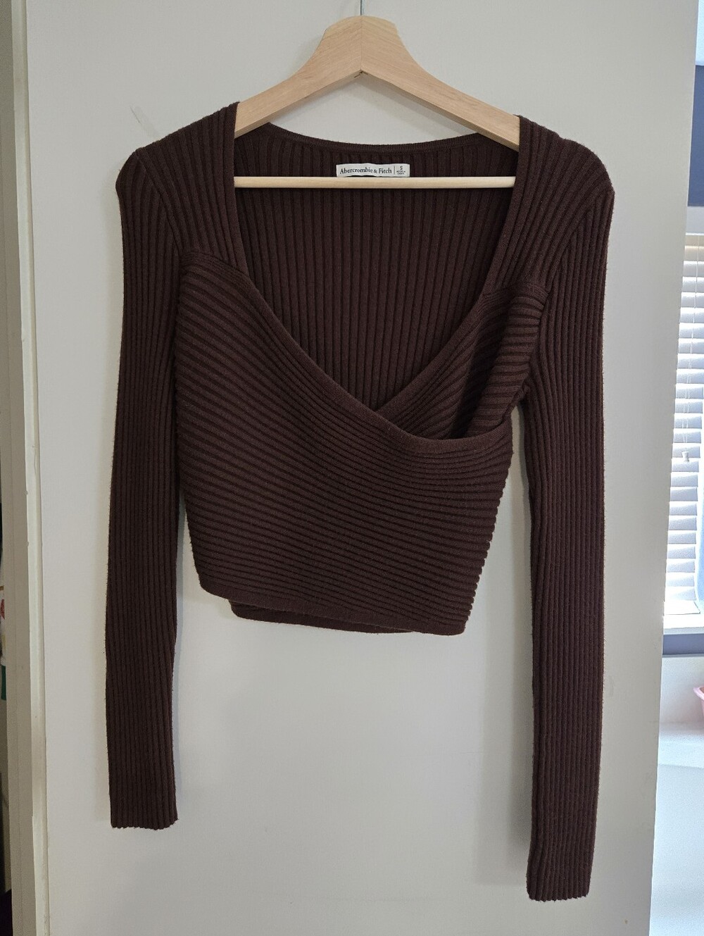 Abercrombie & Fitch Women's Dark Brown Ribbed Wrap Cropped Sweater Size Small